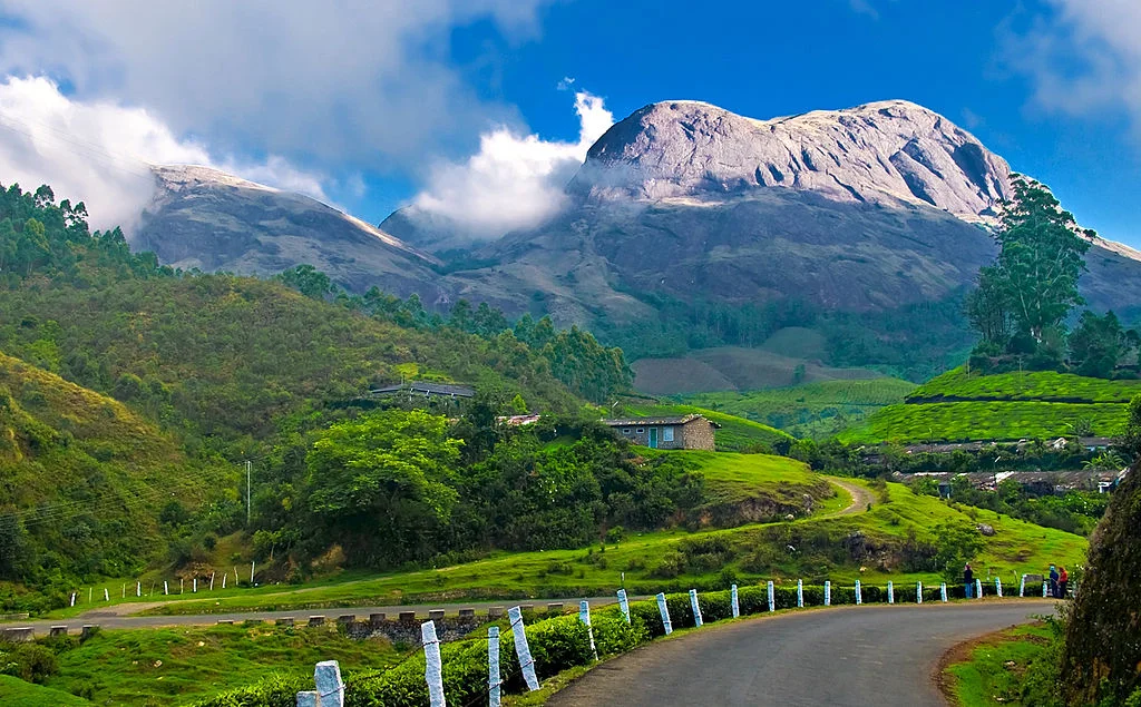 1024px Munnar hillstation kerala 1024px Munnar hillstation kerala