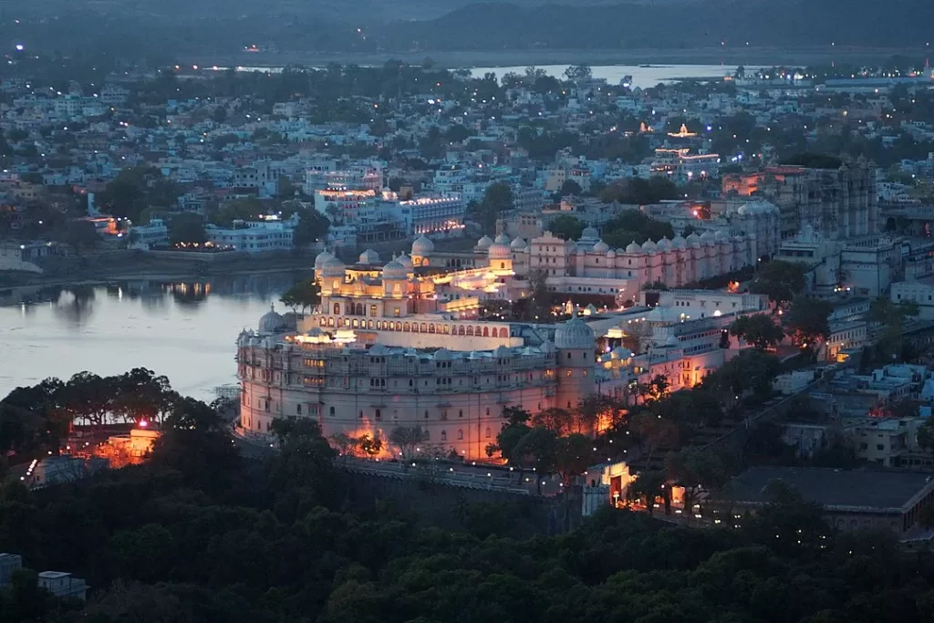1080px Evening view City Palace Udaipur 1080px Evening view City Palace Udaipur